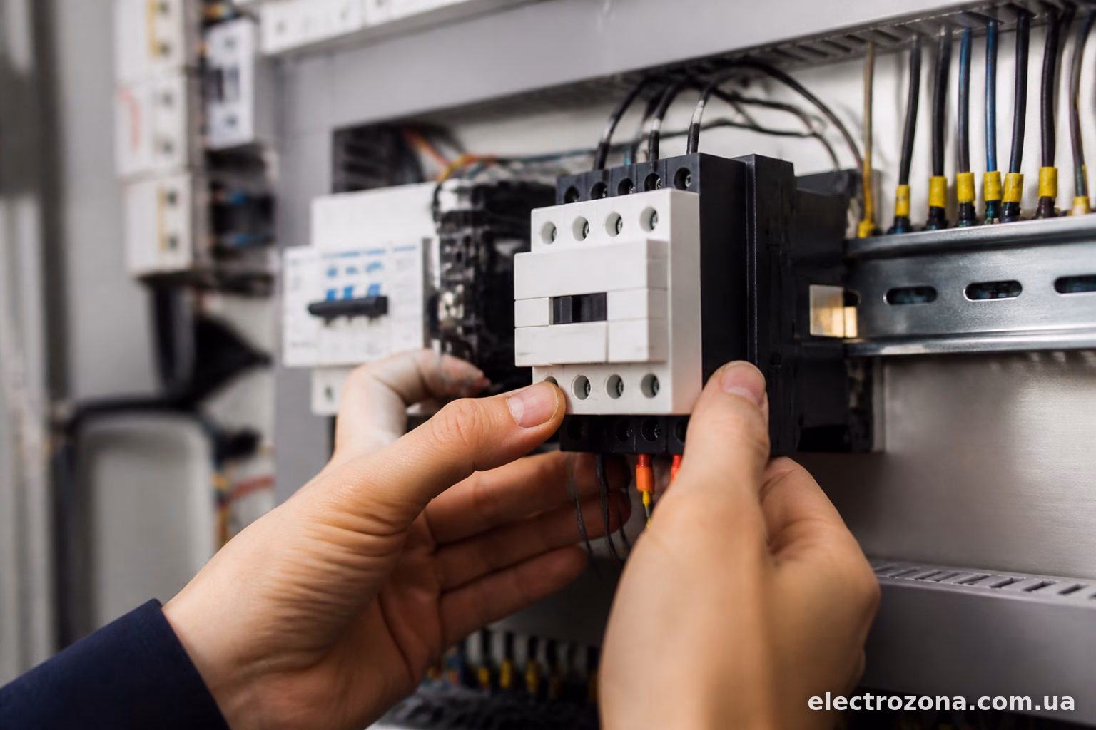 Schneider Electric LC1D12: як правильно підключити