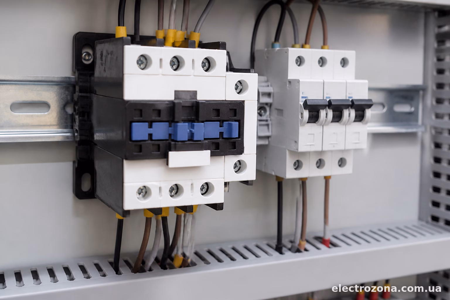 Schneider Electric LC1E40: схема підключення контактора